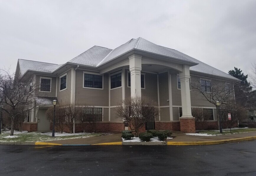 Elizabeth Harvey Apartments